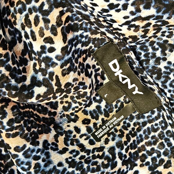 DKNY - loose fitting peplum style sheer blouse in contemporary print - Picture 10 of 10